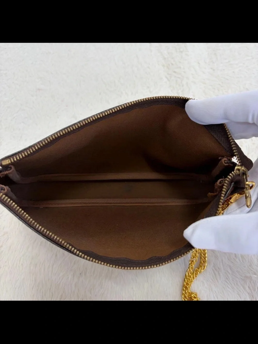 Louis Vuitton compact louis